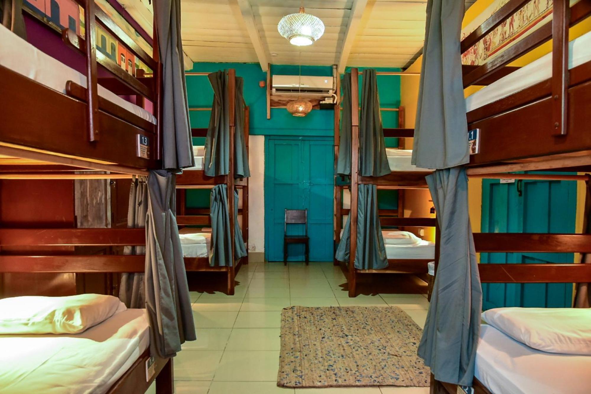 Los Amigos Hostel Flores Rum bild